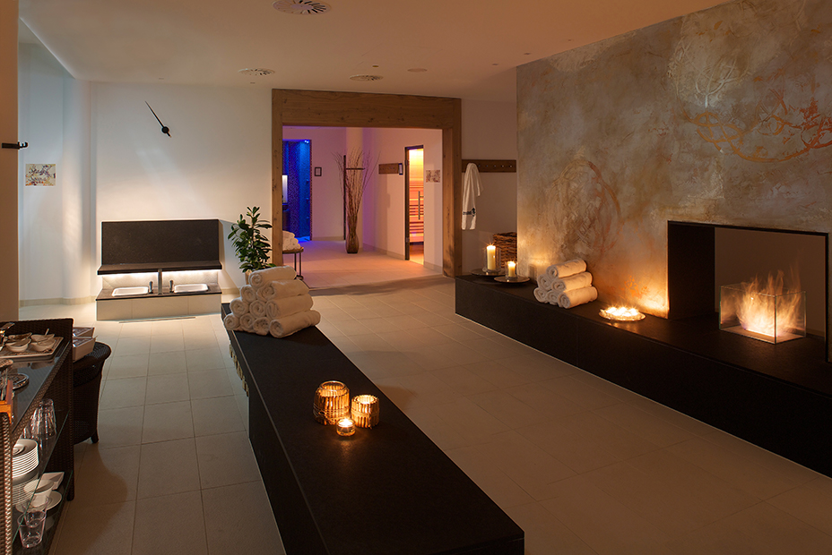 KNEIPPGANG UND FUßBECKEN 